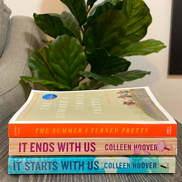 3 Best Selling Books 📕 📚 - Picture 2 of 10